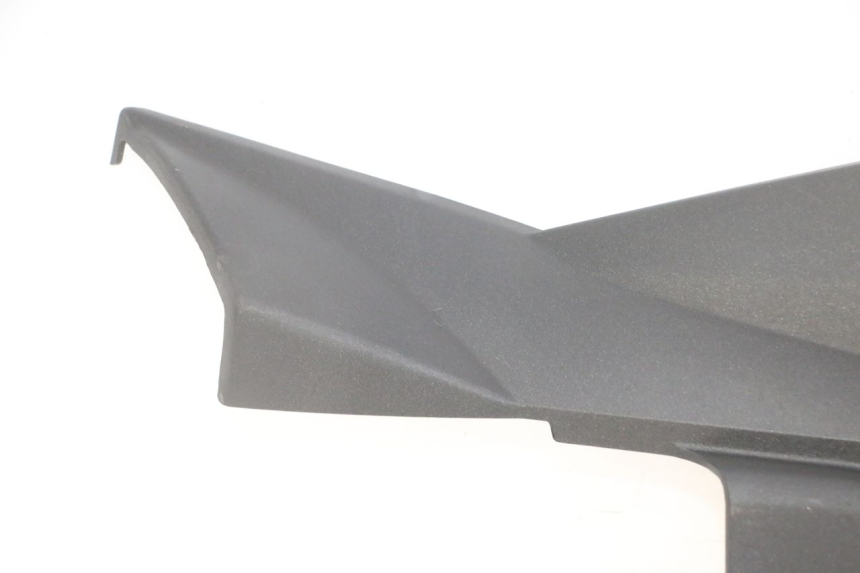 photo de SOTTOPEDANA DESTRA PEUGEOT SATELIS 125 (2013 - 2018) - Primo piano ad alta risoluzione