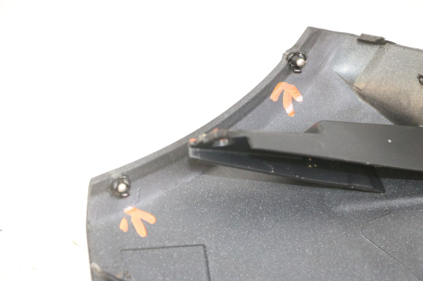 photo de SOTTOPEDANA DESTRA PEUGEOT SATELIS 125 (2013 - 2018) - Dettagli dei punti di fissaggio