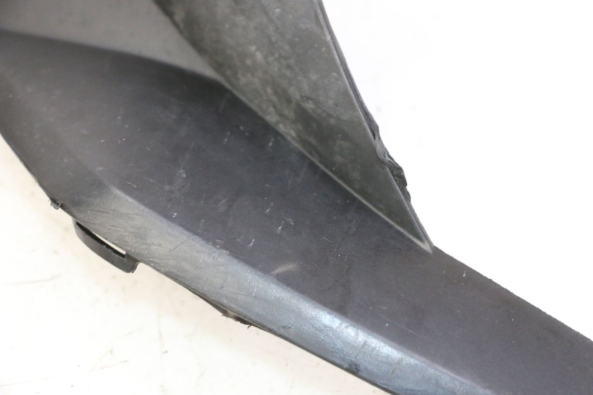 photo de BASSO DELLA SCATOLA DESTRA PEUGEOT SATELIS 125 (2006 - 2009) - Dettaglio del componente