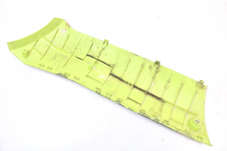 photo de SOTTOPEDANA DESTRA PEUGEOT STREETZONE I 2T 50 (2018 - 2020) - Dettagli dei punti di fissaggio