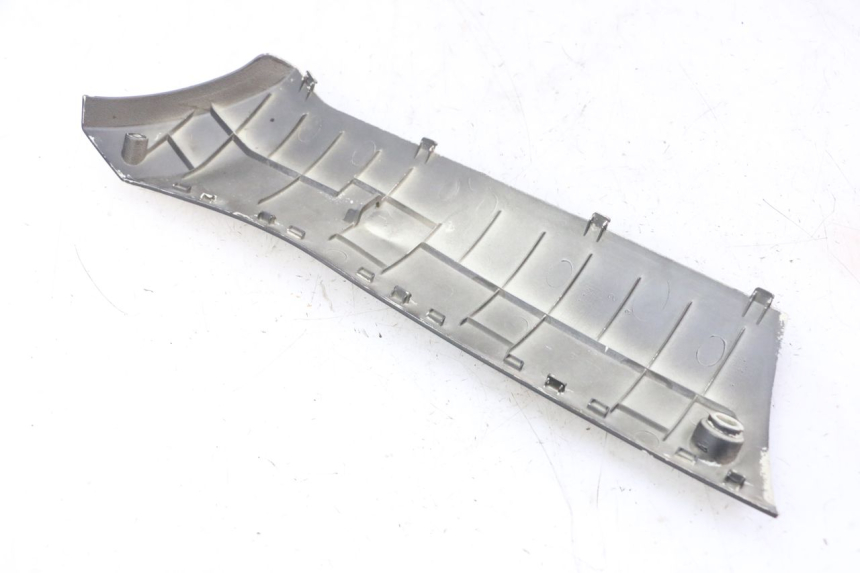 photo de SOTTOPEDANA DESTRA PEUGEOT STREETZONE I NAKED 2T 50 (2018 - 2020) - Altra angolazione