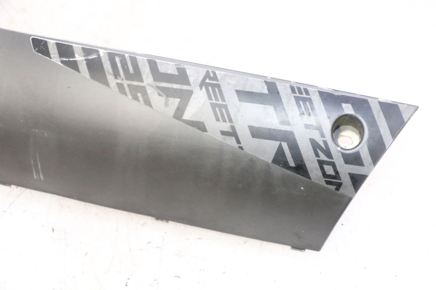 photo de SOTTOPEDANA DESTRA PEUGEOT STREETZONE I NAKED 2T 50 (2018 - 2020) - Primo piano tecnico