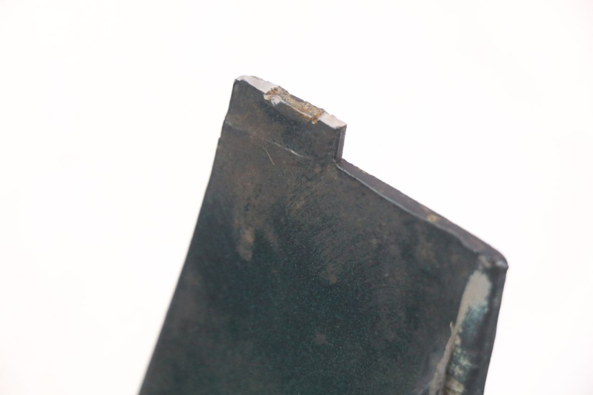 photo de BASSO DELLA SCATOLA DESTRA PEUGEOT SV 125 (1991 - 1994) - Zoom sullo stato d'uso