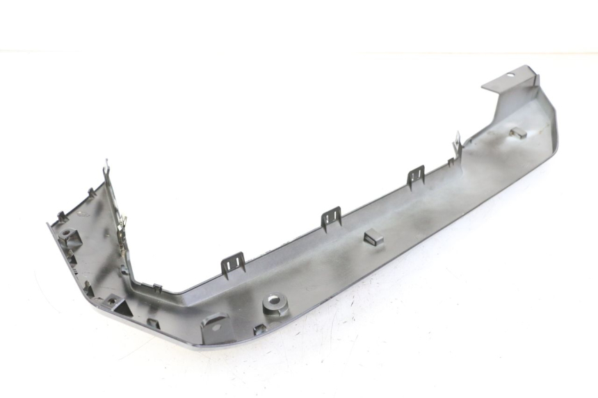 photo de SOTTOPEDANA DESTRA PEUGEOT TWEET 4T 50 (2023 - 2025) - Primo piano tecnico