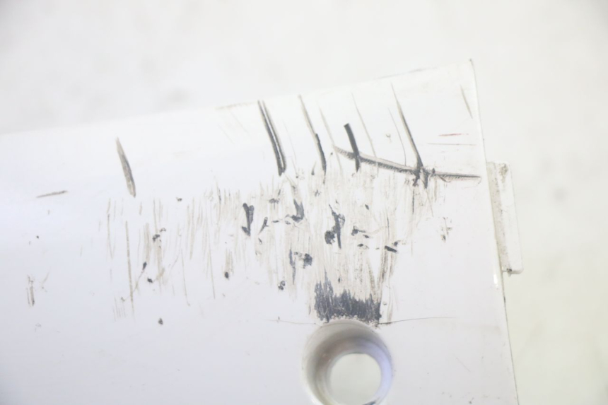 photo de SOTTOPEDANA DESTRA PEUGEOT TWEET PRO EFI 4T 50 (2021 - 2022) - Dettagli dei punti di fissaggio