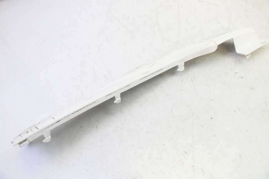 photo de SOTTOPEDANA DESTRA PEUGEOT TWEET PRO EFI 4T 50 (2021 - 2022) - Stato della superficie e materiale