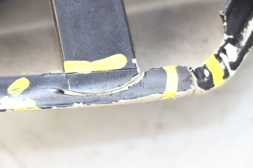 photo de SOTTOPEDANA DESTRA PEUGEOT VIVACITY NEW 2T 50 (2008 - 2017) - Primo piano ad alta risoluzione