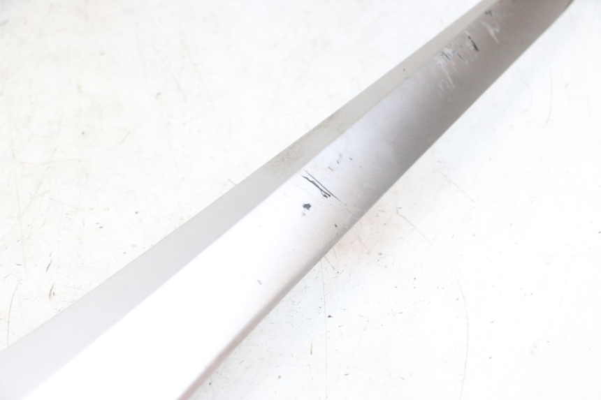 photo de BASSO DELLA SCATOLA DESTRA YAMAHA XMAX X-MAX ABS 125 (2017 - 2020) - Vista d'insieme del prodotto