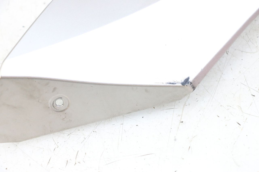 photo de BASSO DELLA SCATOLA DESTRA YAMAHA XMAX X-MAX ABS 125 (2017 - 2020) - Dettagli dei punti di fissaggio