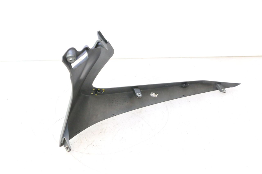 photo de SOTTOPEDANA DESTRA YAMAHA X-MAX XMAX 125 (2010 - 2013) - Caratteristiche distintive