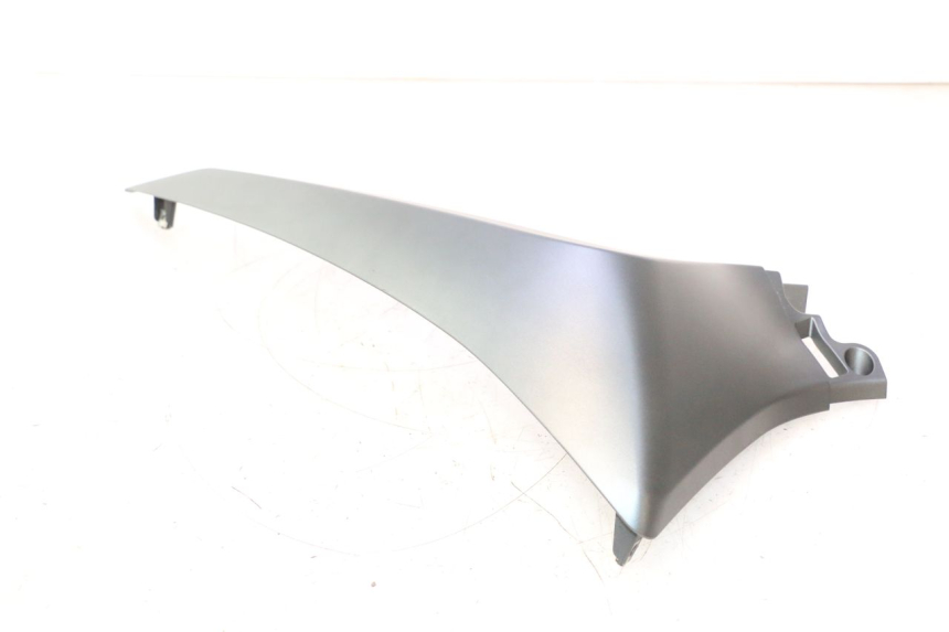photo de SOTTOPEDANA DESTRA YAMAHA X-MAX XMAX 125 (2010 - 2013) - Primo piano tecnico