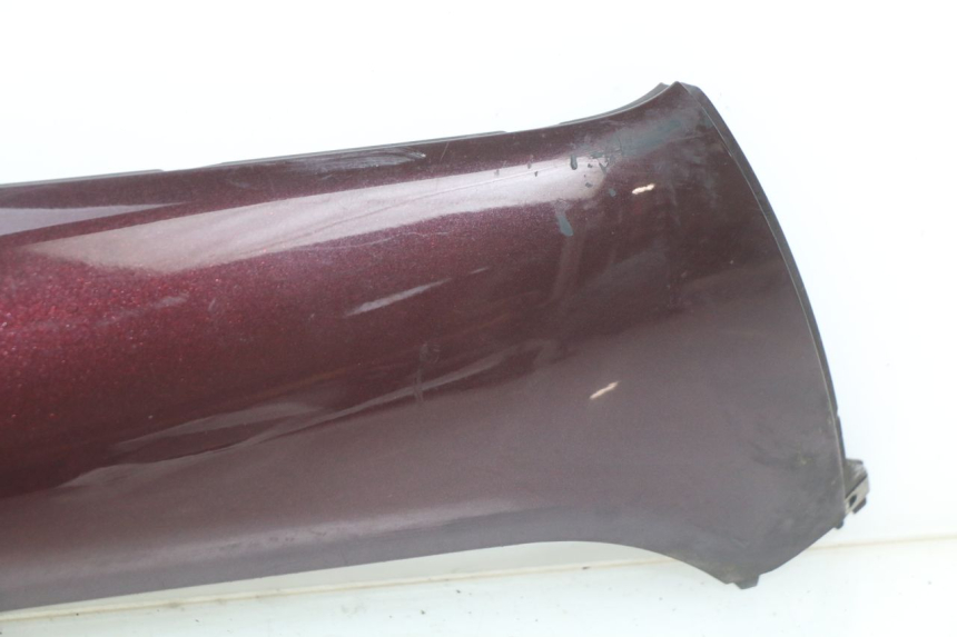 photo de BASSO DELLA SCATOLA DESTRA PIAGGIO X8 125 (2004 - 2007) - Caratteristiche distintive