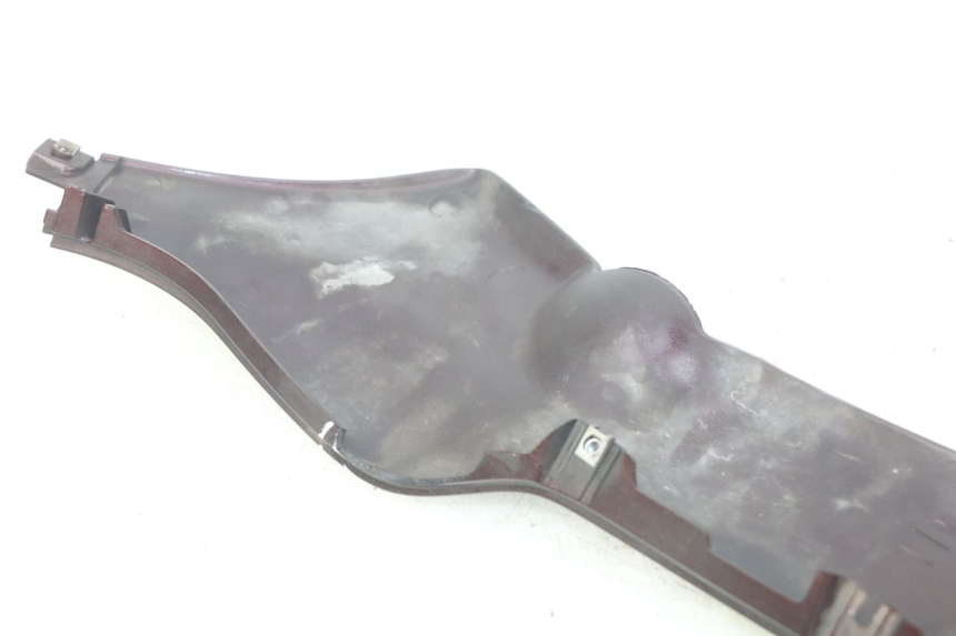 photo de BASSO DELLA SCATOLA DESTRA PIAGGIO X8 125 (2004 - 2007) - Zoom sullo stato d'uso