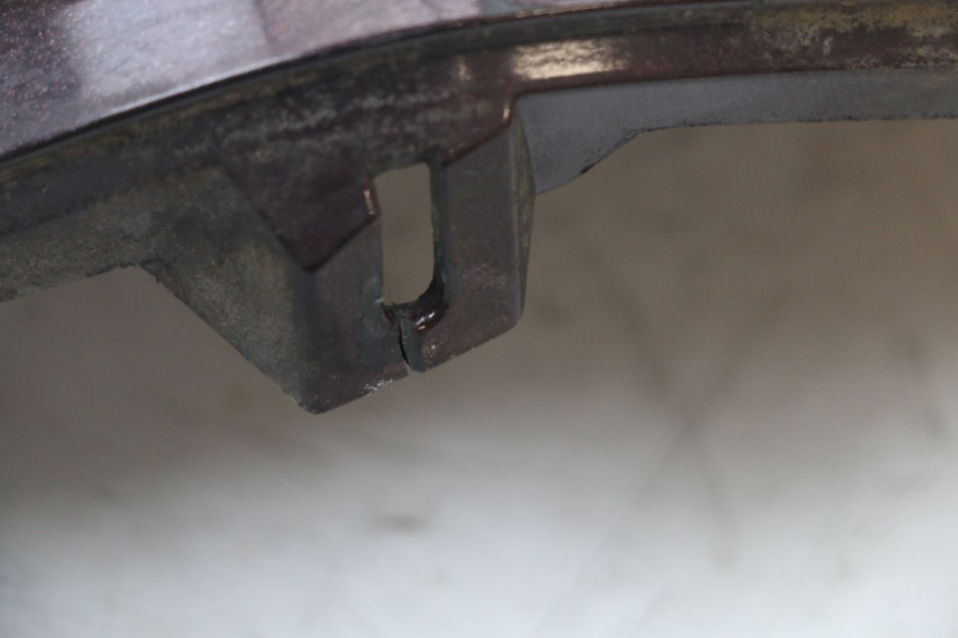 photo de BASSO DELLA SCATOLA DESTRA PIAGGIO X8 125 (2004 - 2007) - Stato della superficie e materiale