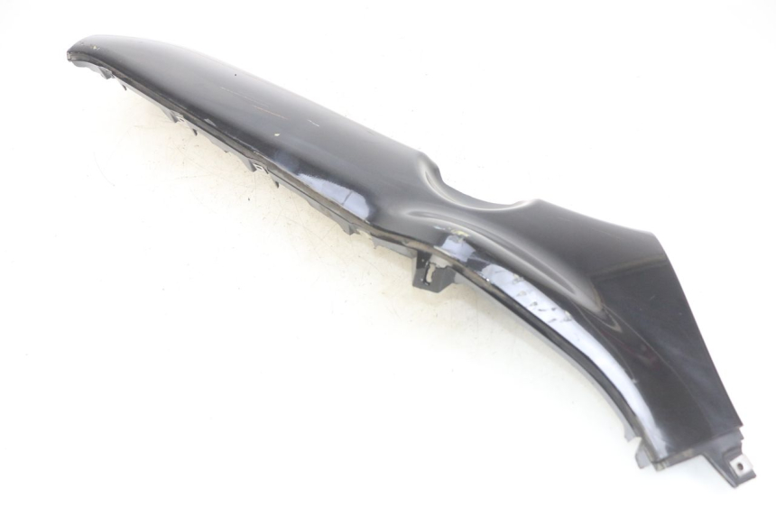 photo de BASSO DELLA SCATOLA DESTRA PIAGGIO XEVO - X EVO 125 (2007 - 2017) - Zoom sullo stato d'uso