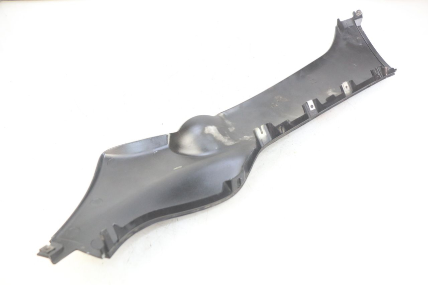 photo de BASSO DELLA SCATOLA DESTRA PIAGGIO XEVO - X EVO 125 (2007 - 2017) - Primo piano tecnico