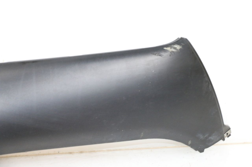 photo de BASSO DELLA SCATOLA DESTRA PIAGGIO XEVO - X EVO 125 (2007 - 2017) - Dettagli dei punti di fissaggio