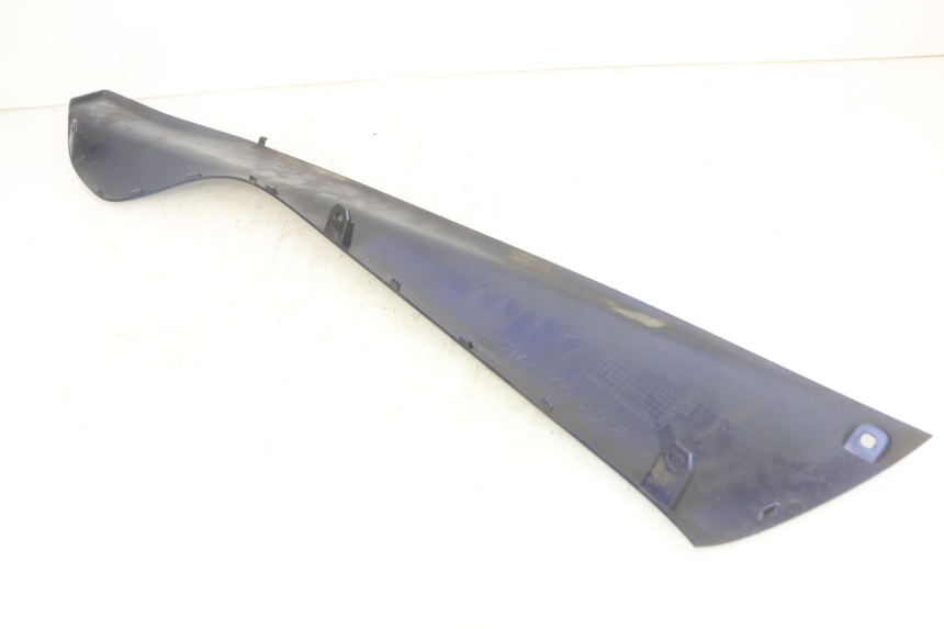 photo de BASSO DELLA SCATOLA DESTRA YAMAHA YP MAJESTY 400 (2004 - 2008) - Dettaglio del componente