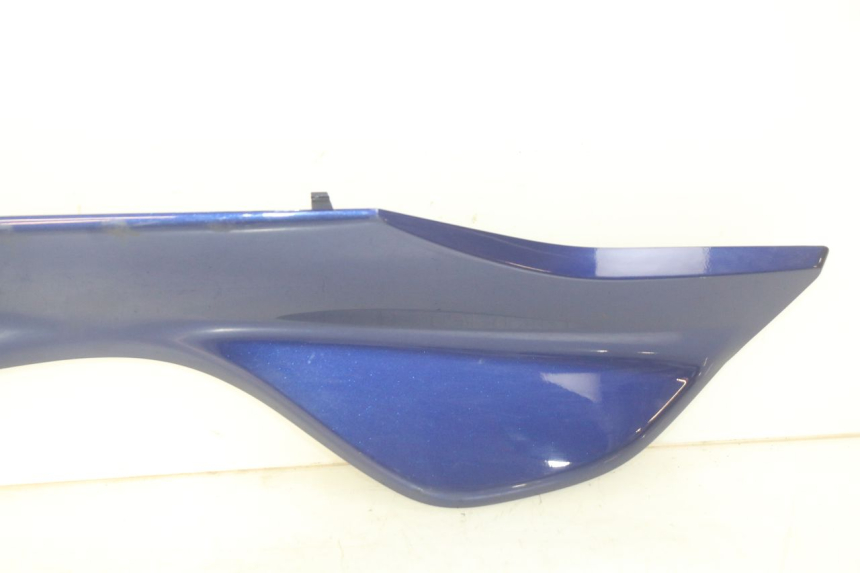 photo de BASSO DELLA SCATOLA DESTRA YAMAHA YP MAJESTY 400 (2004 - 2008) - Caratteristiche distintive