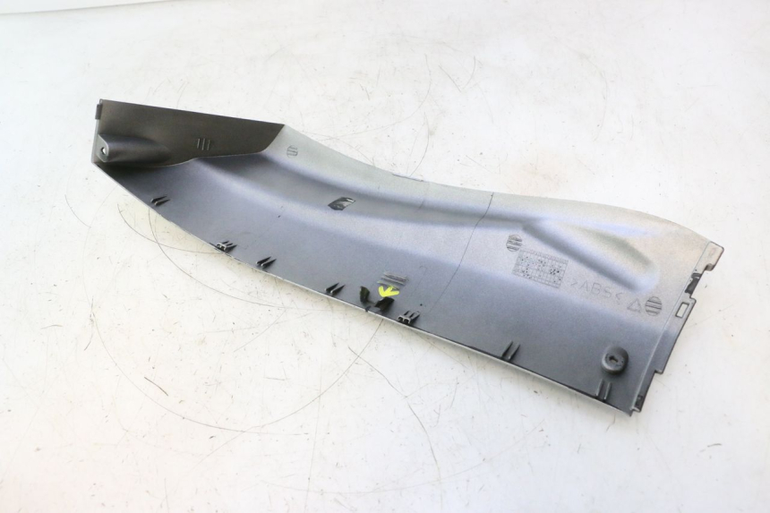 photo de BASSO DELLA SCATOLA DESTRA YAMAHA YP MAJESTY 125 (2002 - 2006) - Altra vista dell'articolo