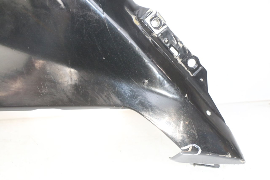 photo de BASSO DELLA SCATOLA DESTRA YAMAHA YZF R1 1000 (2007 - 2008) - Caratteristiche distintive