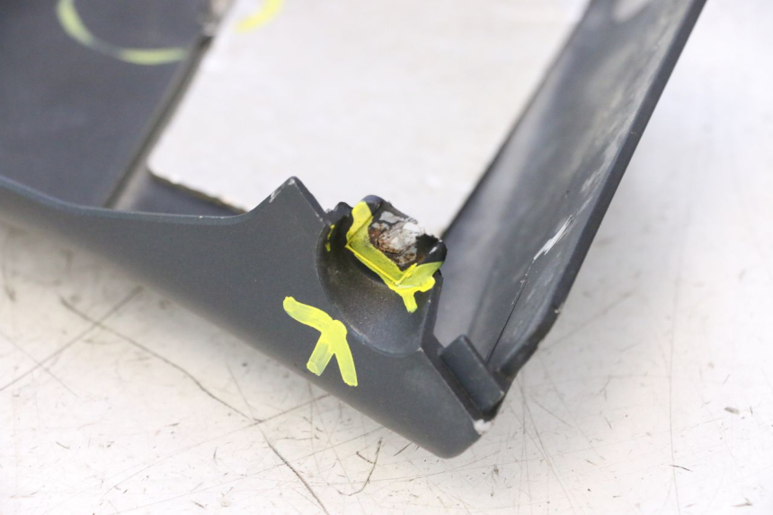 photo de SOTTOPEDANA DESTRA YAMAHA YZF R6 600 (2008 - 2009) - Focus sulla struttura