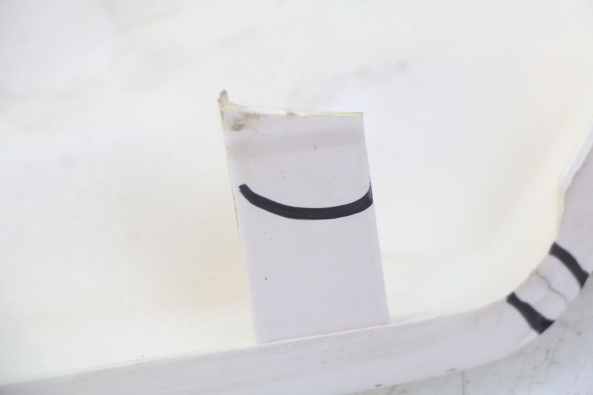 photo de BASSO DELLA CASSA PEUGEOT E-VIVACITY 1 (2012 - 2018) - Dettagli dei punti di fissaggio