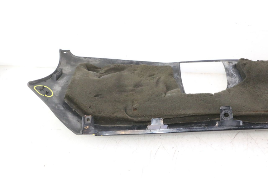 photo de SOTTOPEDANA SINISTRA SUZUKI BURGMAN EXECUTIVE ABS 650 (2006 - 2012) - Dettagli dei punti di fissaggio