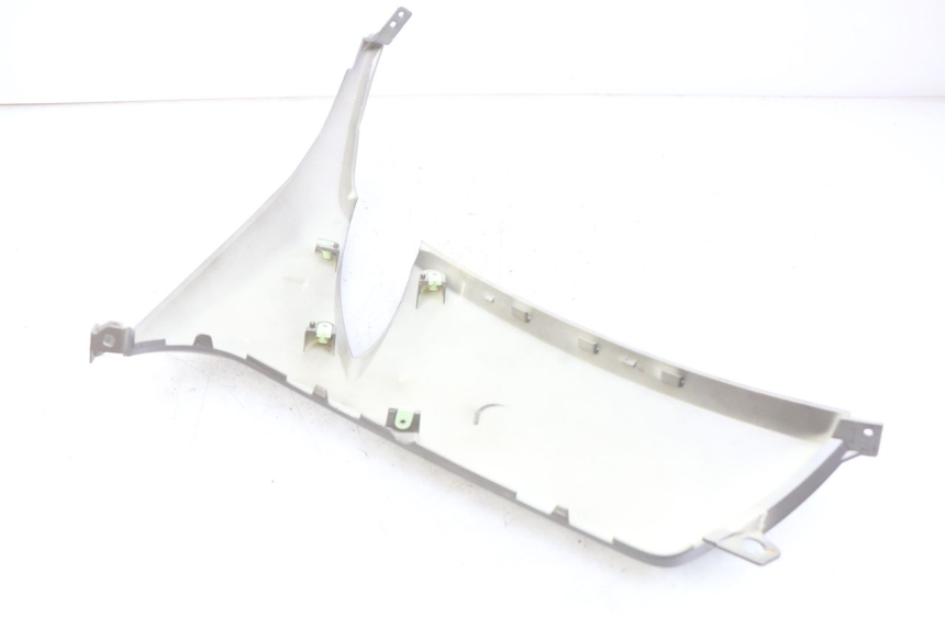 photo de BASSO DELLA SCATOLA SINISTRA PEUGEOT CITYSTAR AIR 125 (2014 - 2017) - Zoom sullo stato d'uso