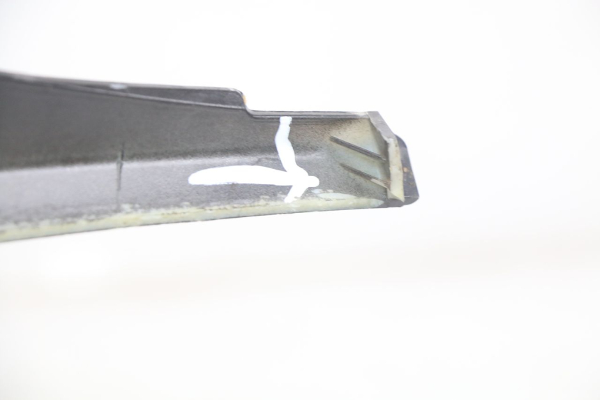 photo de BASSO DELLA SCATOLA SINISTRA PEUGEOT CITYSTAR 125 (2011 - 2017) - Zoom sullo stato d'uso