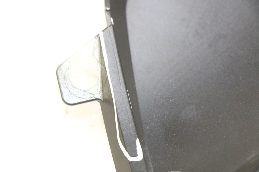 photo de BASSO DELLA SCATOLA SINISTRA PEUGEOT CITYSTAR 125 (2011 - 2017) - Stato della superficie e materiale