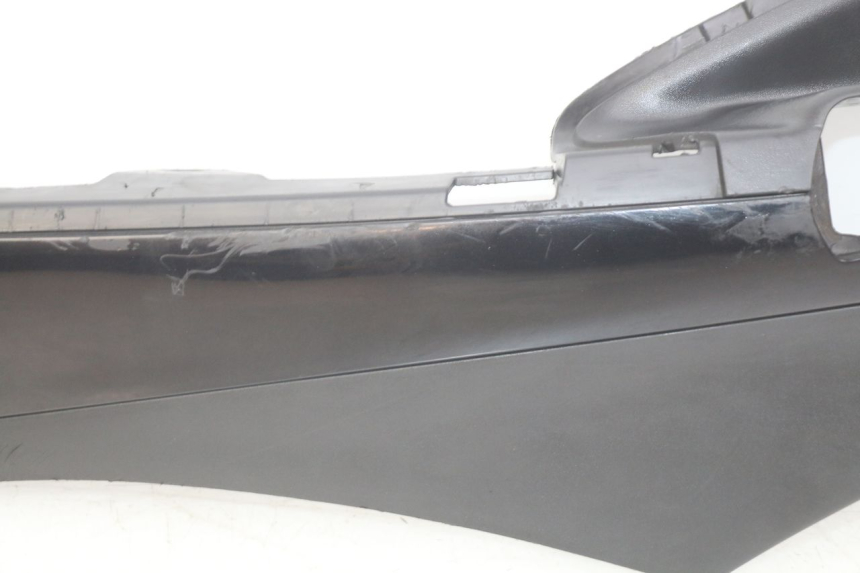 photo de BASSO DELLA SCATOLA SINISTRA PIAGGIO FLY 4T 50 (2013 - 2017) - Caratteristiche distintive