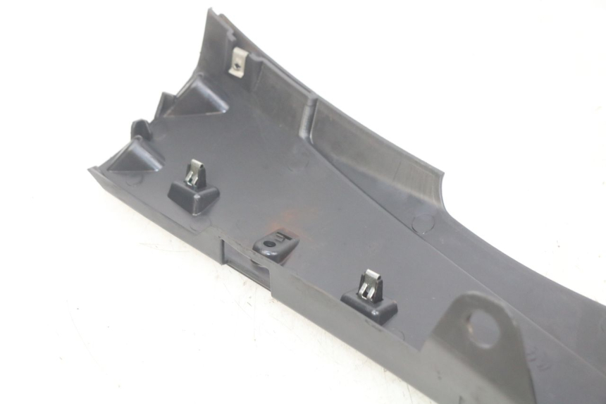 photo de BASSO DELLA SCATOLA SINISTRA PIAGGIO FLY 4T 50 (2013 - 2017) - Zoom sullo stato d'uso