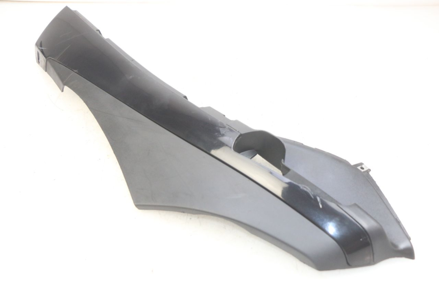 photo de BASSO DELLA SCATOLA SINISTRA PIAGGIO FLY 4T 50 (2013 - 2017) - Marcature e riferimenti originali