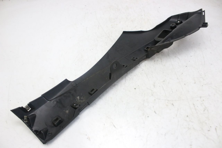 photo de BASSO DELLA SCATOLA SINISTRA PIAGGIO FLY 4T 50 (2013 - 2017) - Zoom sullo stato d'uso