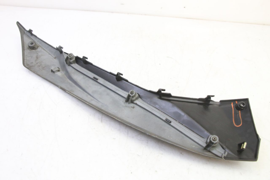 photo de BASSO DELLA SCATOLA SINISTRA SYM JET 14 4T 50 (2018 - 2022) - Dettagli dei punti di fissaggio