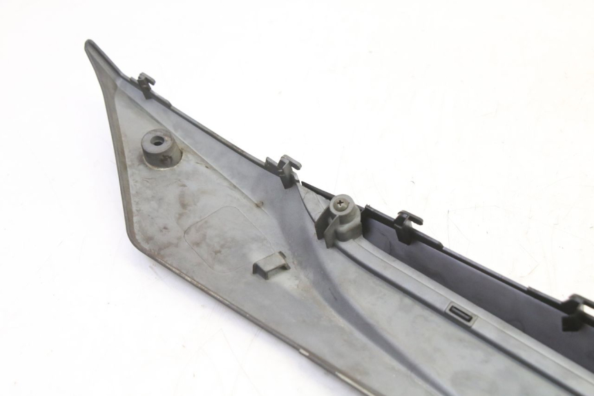 photo de BASSO DELLA SCATOLA SINISTRA SYM JET 14 4T 50 (2018 - 2022) - Stato della superficie e materiale