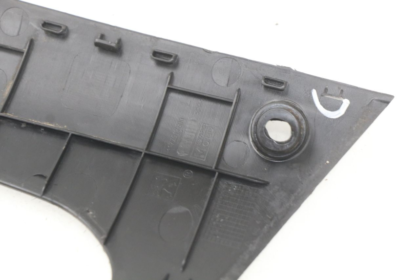 photo de BASSO DELLA SCATOLA SINISTRA PEUGEOT KISBEE 2T 50 (2010 - 2017) - Zoom sullo stato d'uso