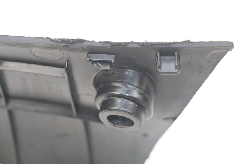 photo de BASSO DELLA SCATOLA SINISTRA PEUGEOT KISBEE 2T 50 (2010 - 2017) - Dettaglio del componente