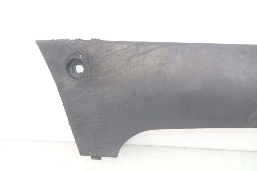 photo de BASSO DELLA SCATOLA SINISTRA PEUGEOT KISBEE 2T 50 (2010 - 2017) - Dettagli dei punti di fissaggio