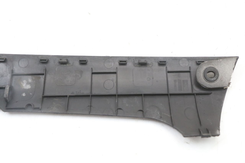 photo de BASSO DELLA SCATOLA SINISTRA PEUGEOT KISBEE 4T 50 (2018 - 2022) - Dettagli dei punti di fissaggio