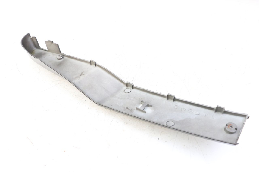 photo de SOTTOPEDANA SINISTRA KYMCO PEOPLE S 125 (2000 - 2008) - Dettaglio del componente