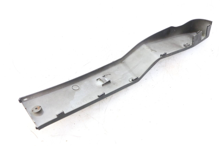 photo de SOTTOPEDANA SINISTRA KYMCO PEOPLE S 125 (2000 - 2008) - Zoom sullo stato d'uso