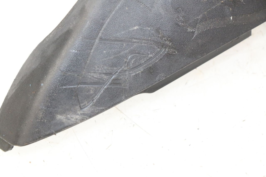 photo de BASSO DELLA SCATOLA SINISTRA PIAGGIO LIBERTY IGET 4T 50 (2015 - 2020) - Stato della superficie e materiale