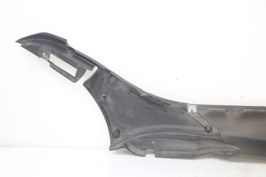 photo de SOTTOPEDANA SINISTRA PIAGGIO MP3 HPE 350 (2018 - 2020) - Stato della superficie e materiale