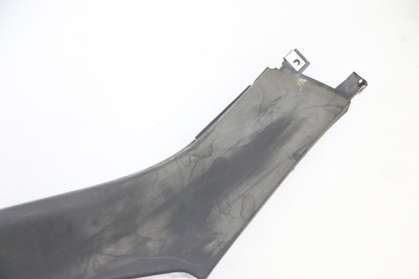 photo de BASSO DELLA SCATOLA SINISTRA PIAGGIO MP3 LT 300 (2010 - 2016) - Caratteristiche distintive