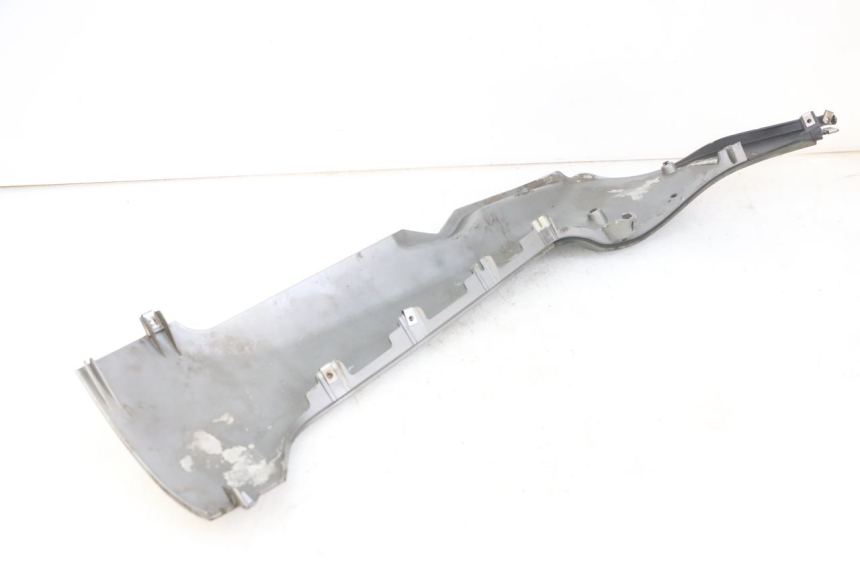 photo de BASSO DELLA SCATOLA SINISTRA PIAGGIO MP3 LT 300 (2010 - 2016) - Stato della superficie e materiale