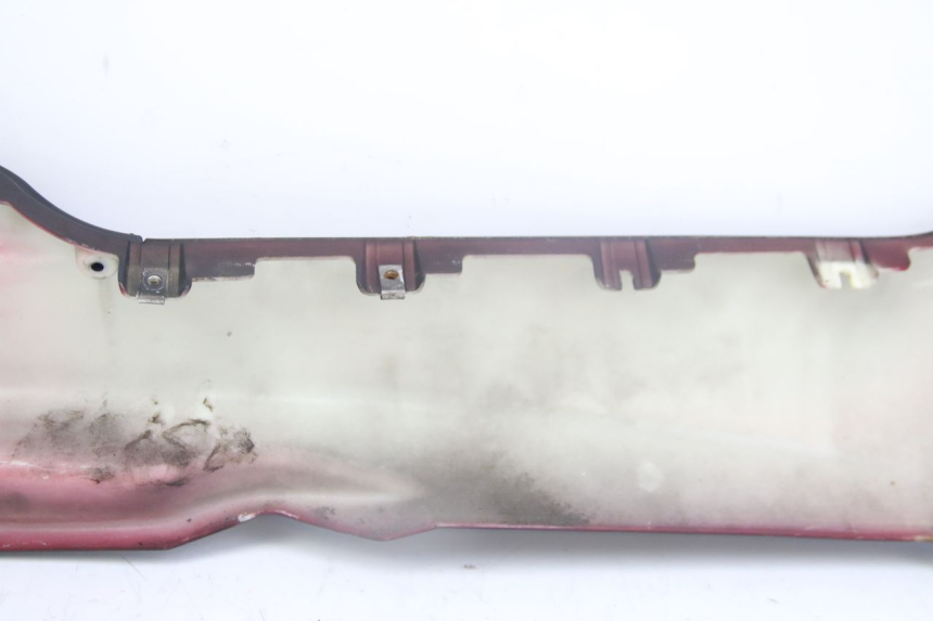 photo de BASSO DELLA SCATOLA SINISTRA PIAGGIO MP3 125 (2006 - 2014) - Stato della superficie e materiale