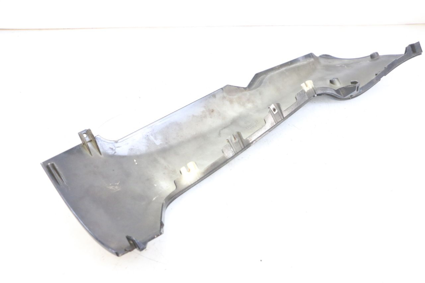 photo de BASSO DELLA SCATOLA SINISTRA PIAGGIO MP3 125 (2006 - 2014) - Dettagli dei punti di fissaggio