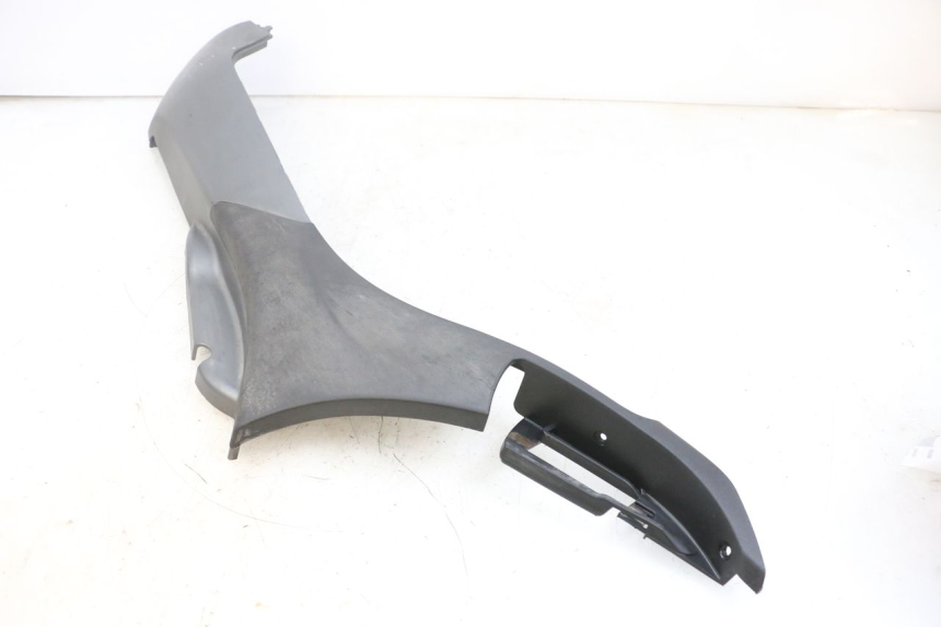 photo de SOTTOPEDANA SINISTRA PIAGGIO MP3 500 (2016 - 2018) - Dettagli dei punti di fissaggio